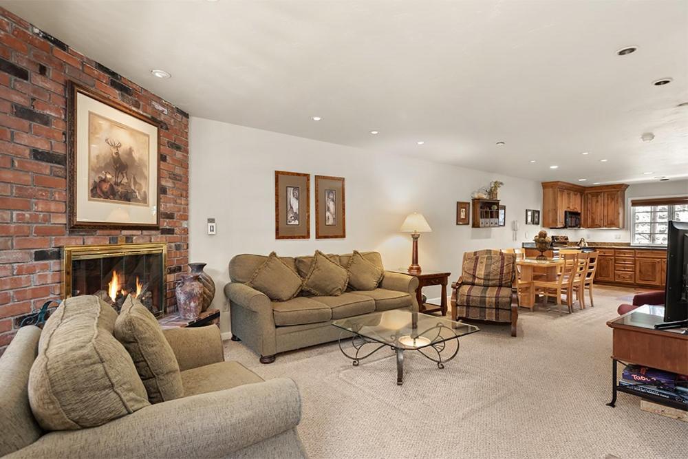 Alpenblick 13, Spacious Townhouse with Lots of Great Features, Close to Downtown image