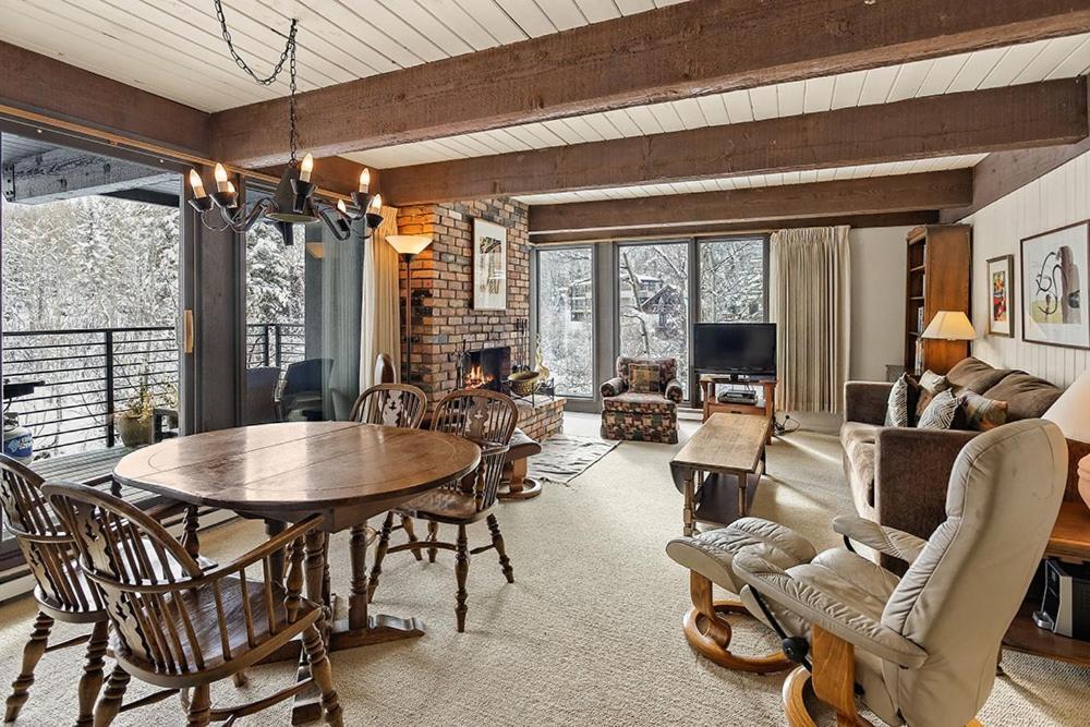 Chateau Roaring Fork Unit 29, Sunny, Corner Condo with River Views photo 2