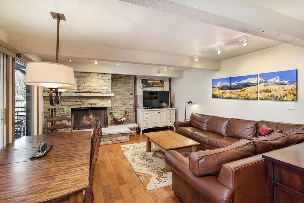Chateau Roaring Fork Unit 38, Condo with Private Deck, 4 Blocks from Downtown image