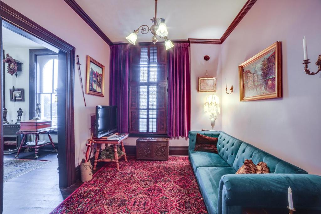 Gorgeous La Porte Apartment in Heart of Dtwn! photo 3