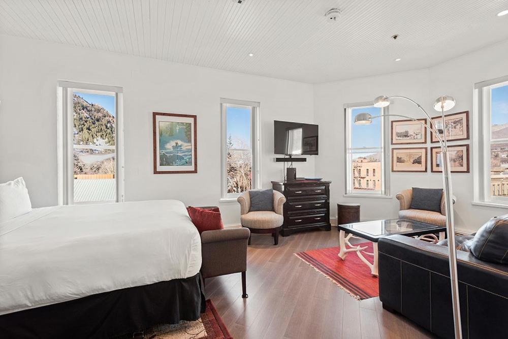 Independence Square Unit 303, Corner Studio with Premier Finishes, Downtown Location photo 1