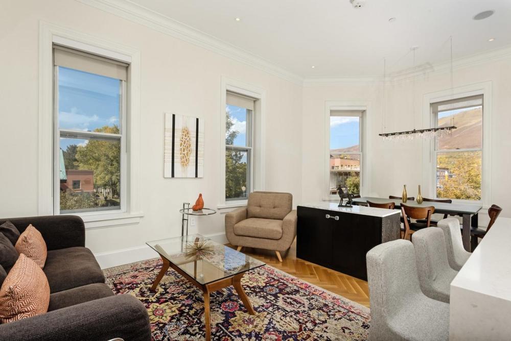 Independence Square 203, Stunning Suite w/ Great Views of Downtown Aspen image