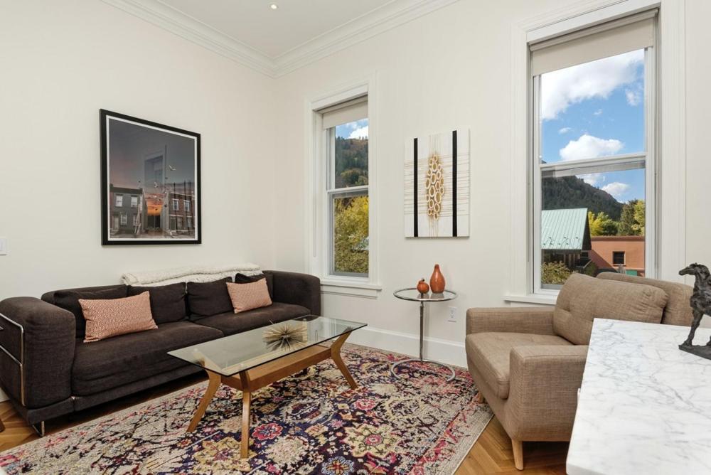 Independence Square 203, Stunning Suite w/ Great Views of Downtown Aspen photo 1