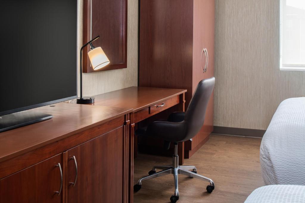 Four Points by Sheraton Bellingham Hotel & Conference Center photo 1