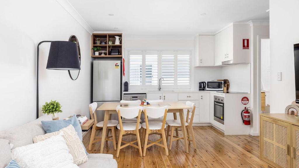 Shoal Bay Beach House Two photo 2