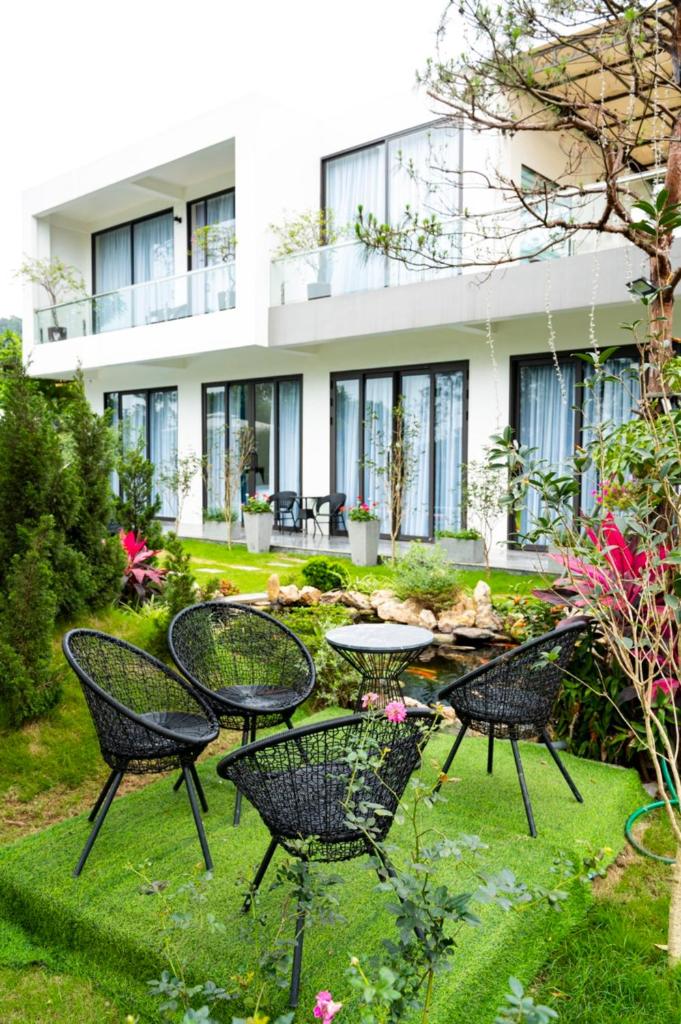 Venue Travel Minh Trí Rose Garden Villa