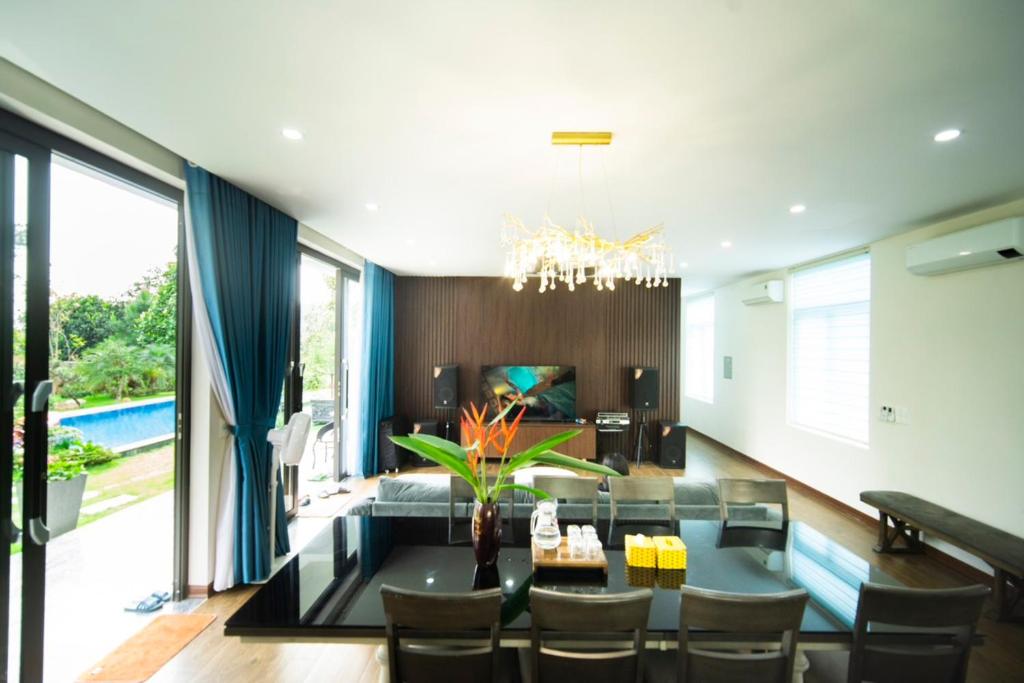 Venue Travel Minh Trí Rose Garden Villa