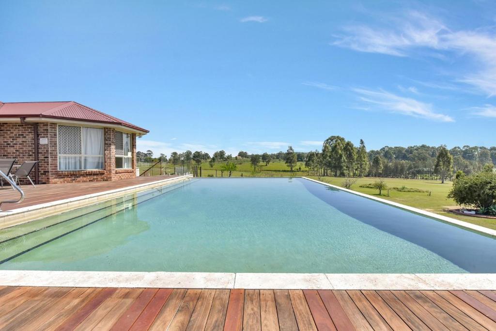 Noble Willow Estate photo 1