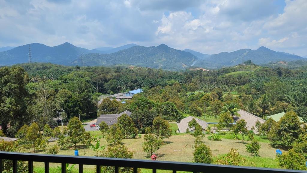Villa with Titiwangsa Hill View