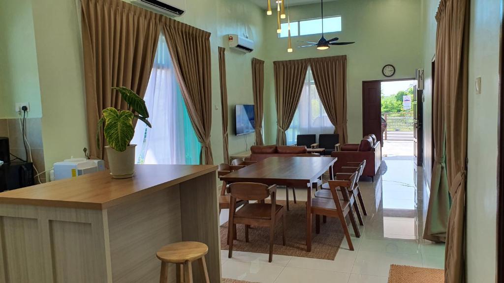 Duyong Damai Homestay by KOWBMAS photo 3
