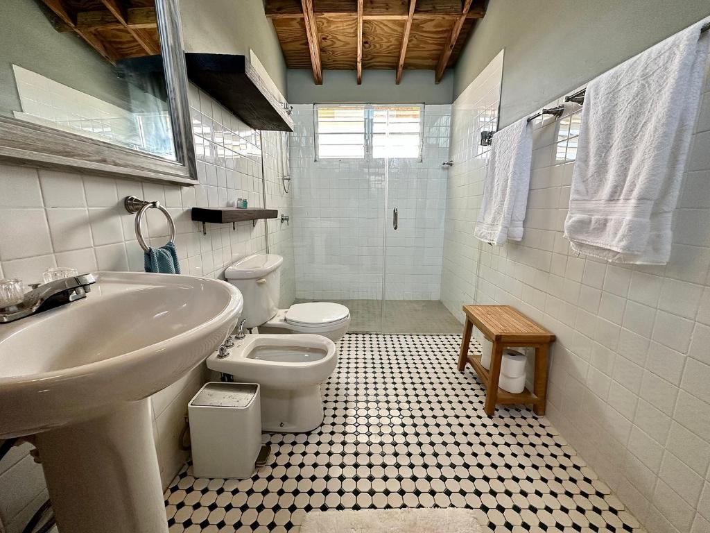 Villa 3 bdr 2 bath photo 4