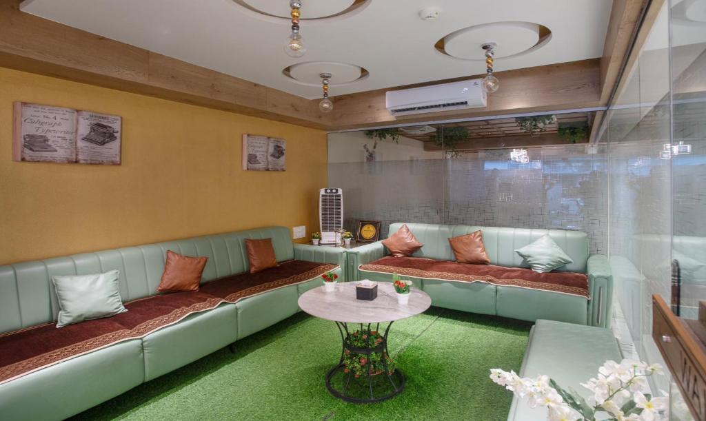 Treebo Trend Urban photo 3