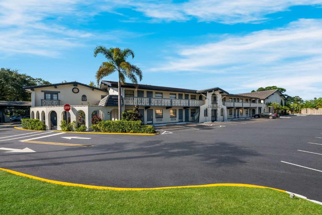 Quality Inn & Suites Altamonte Springs Orlando-North image