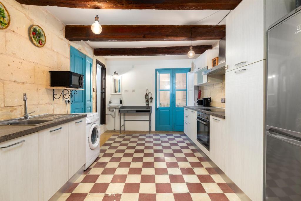 Traditional Maltese Townhouse - Close to Sea photo 2