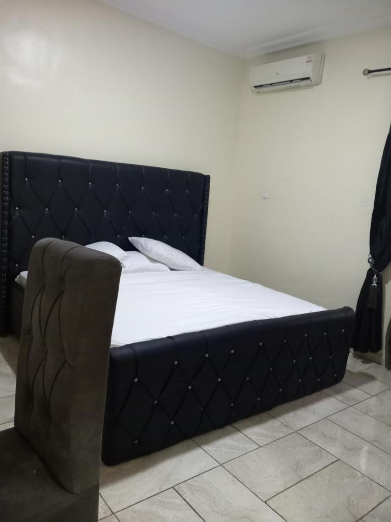 TOVIA HOTEL AND SUITES photo 2