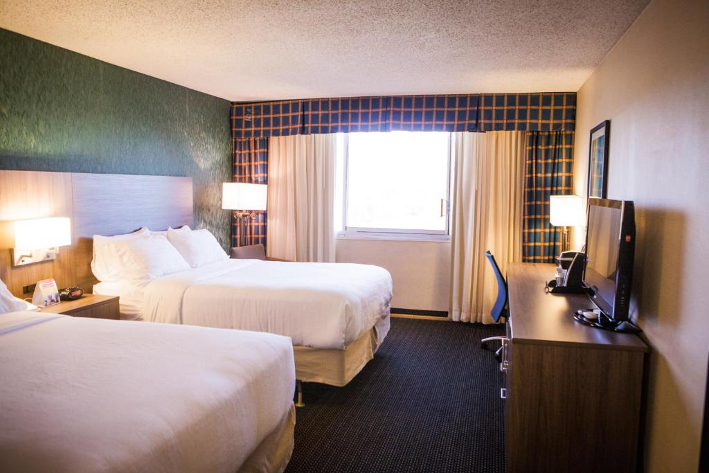 Holiday Inn Des Moines-Downtown-Mercy Campus, an IHG Hotel photo 2