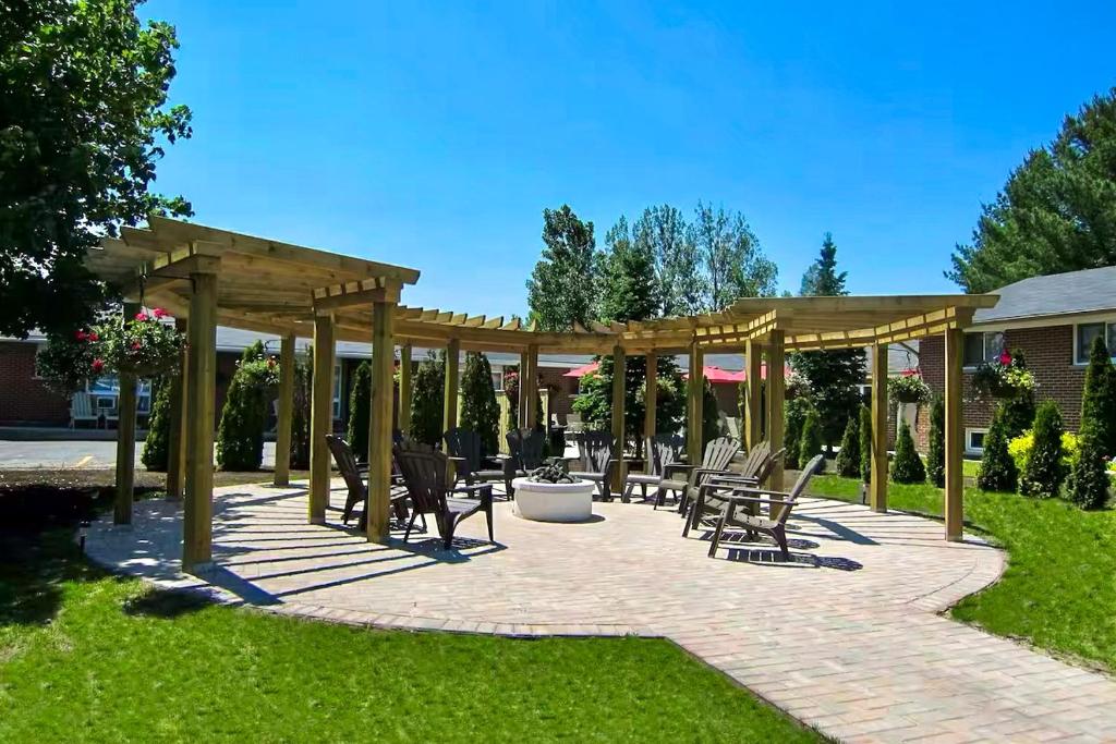Oasis by the Bay Vacation Suites photo 4