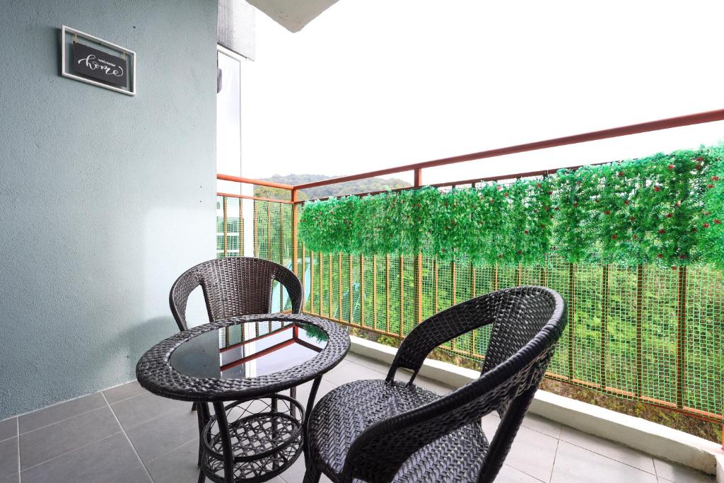 Moonight Luxe Suite, Cameron's Emerald Avenue photo 2