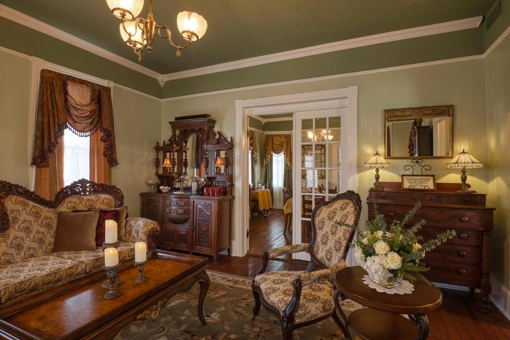 Victorian House Bed and Breakfast photo 4