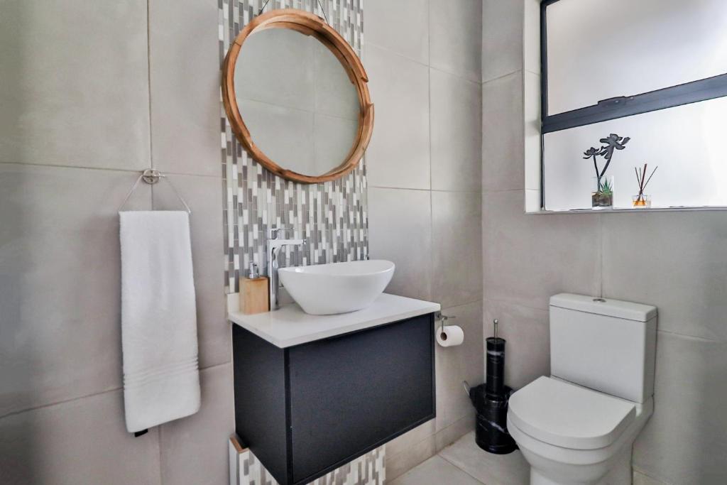 House of Bongekile 4 Bed Luxury Home in Malelane photo 3