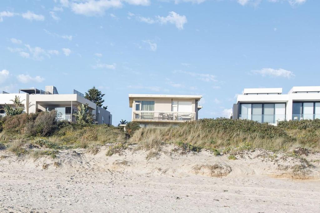 Beyond the Blue - Beachfront Beauty on Your Doorstep photo 1