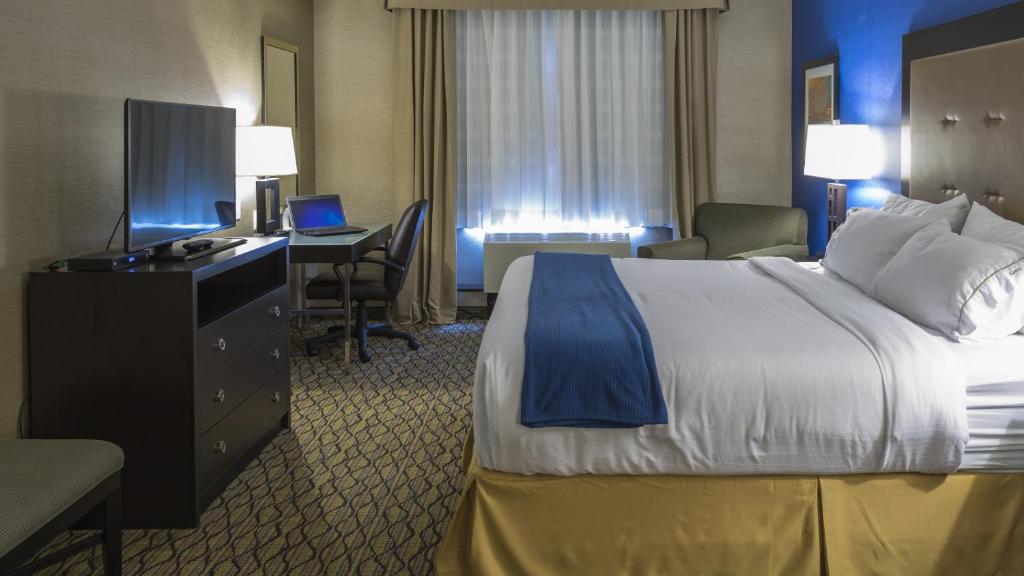 Holiday Inn Express Thunder Bay, an IHG Hotel photo 3