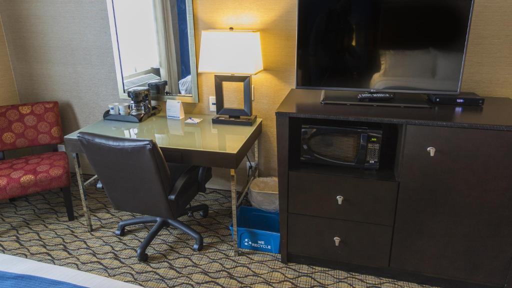Holiday Inn Express Thunder Bay, an IHG Hotel photo 4