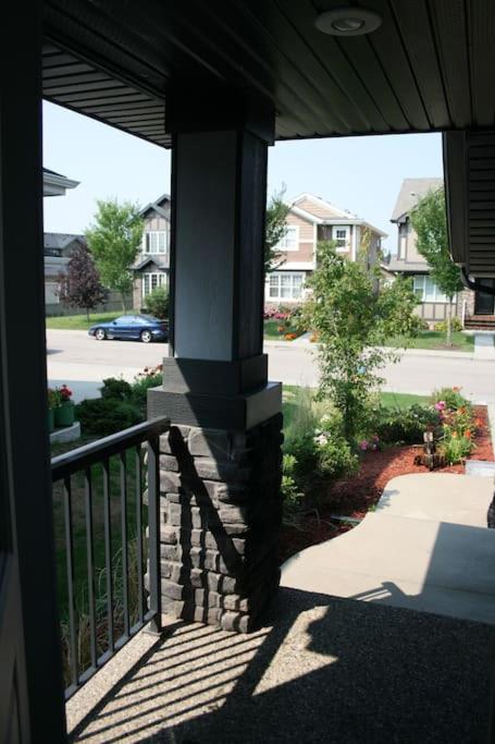 Entire home 3Beds, 2Baths, Mins to WEM, Fenced Yard photo 3