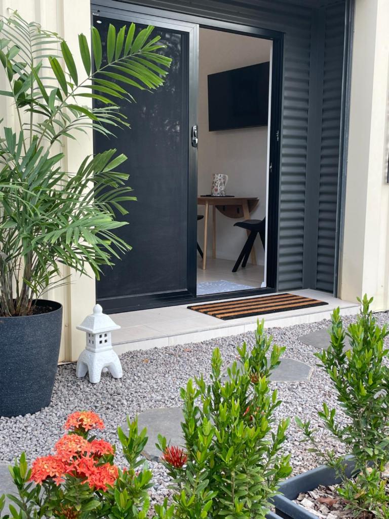 LookAbout Lodge Tropical Retreat