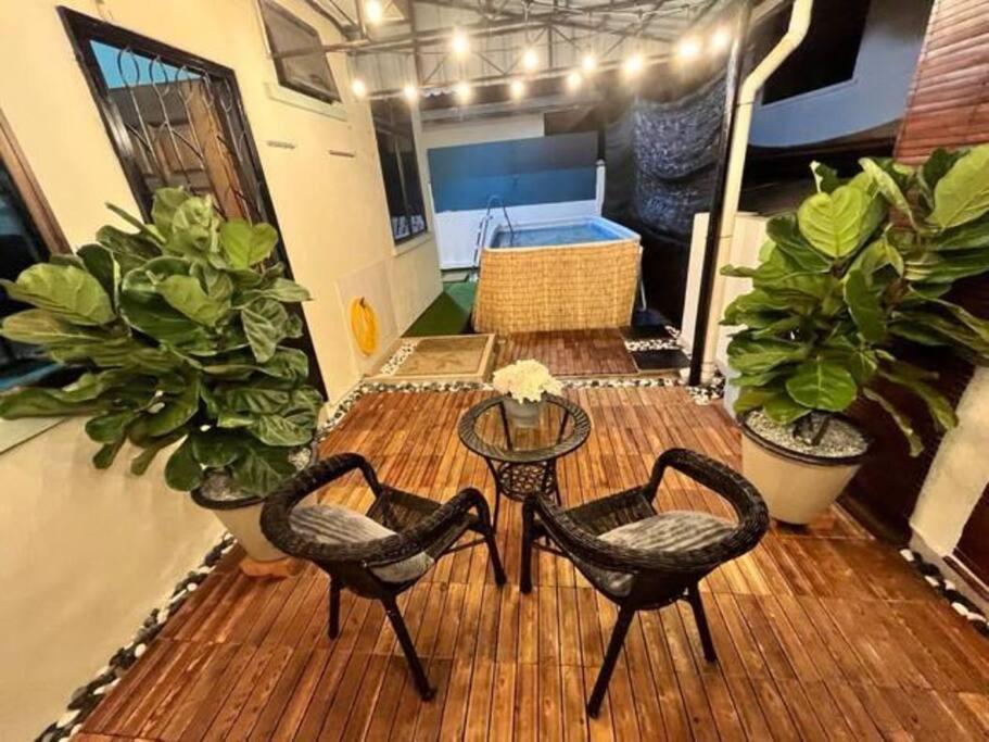 Modern Family Pool Villa !! - 5 mins to Beach photo 1
