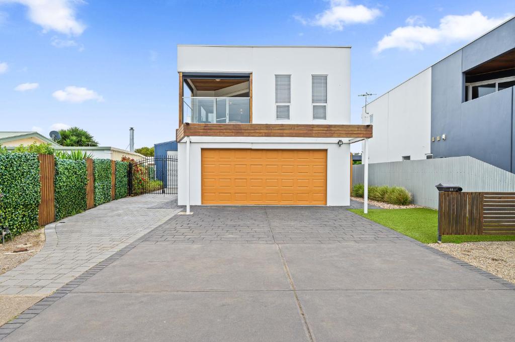 Seascape Sunset Villa - Aldinga Beach - C21 SouthCoast Holidays