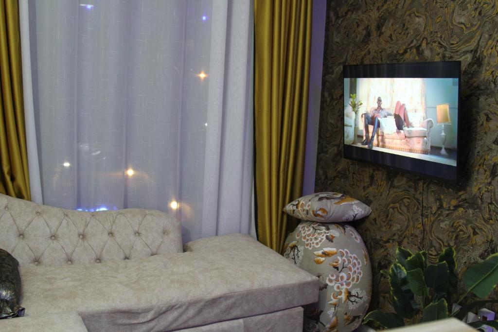 Artsy Urban 1Br along Kiambu Road with a pool and scenic views photo 4