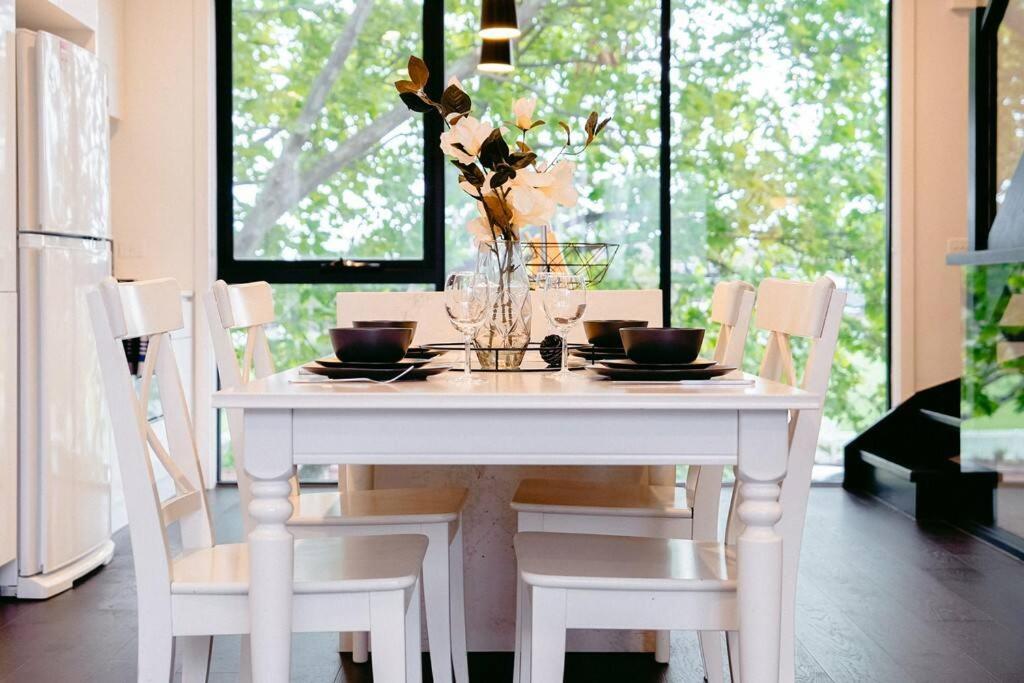 Lifestyle 3 Bedrooms Townhouse In Port Melbourne# 178PM photo 4