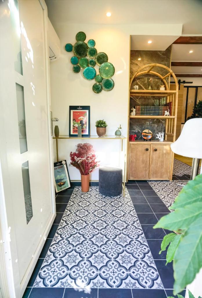 Exquisite tiny house with garden and air con - between Paris-Disneyland - 3mins from train station photo 4