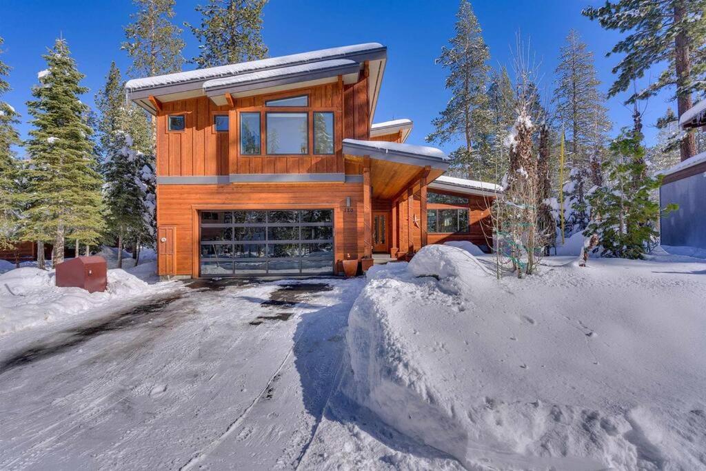 Palisades Tahoe Mountain Oasis photo 1