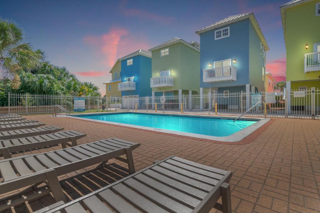 Sea-Jay with Water Views, Where Sunset Swims and Moonlit Beach Strolls Await photo 1