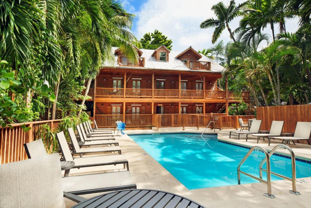 Island City House Hotel image