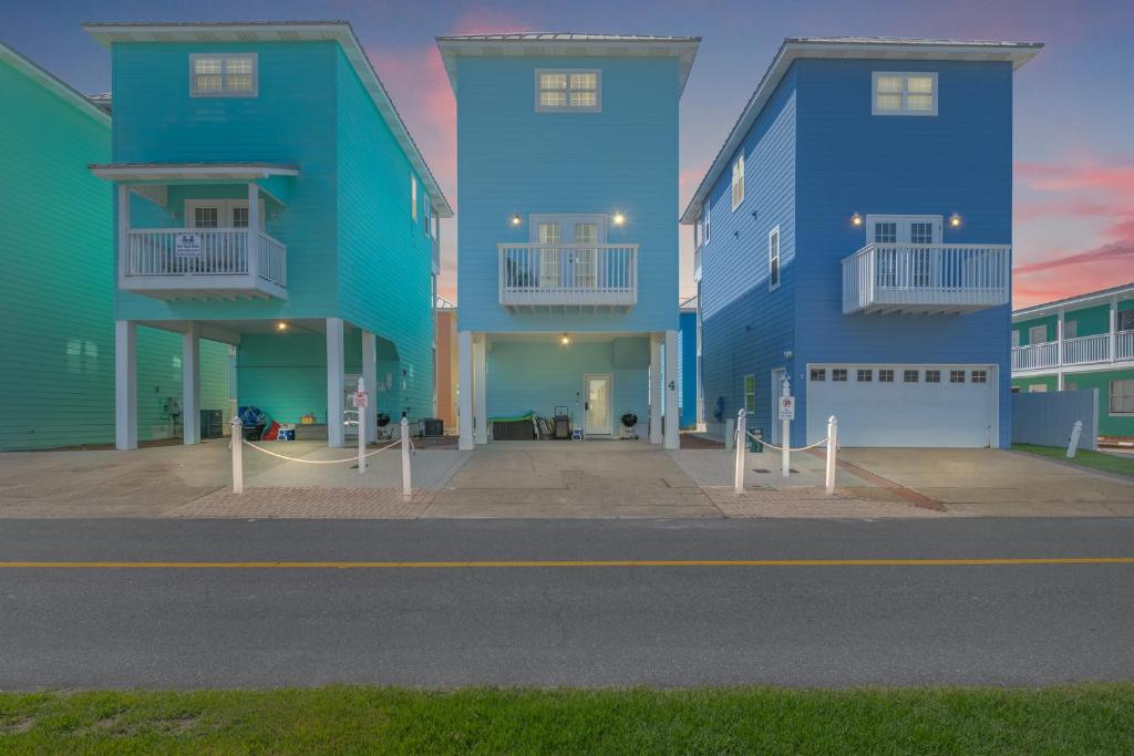 Sea-Jay with Water Views, Where Sunset Swims and Moonlit Beach Strolls Await photo 2