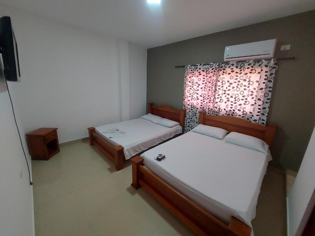HOTEL LONDON Con Parqueadero photo 3