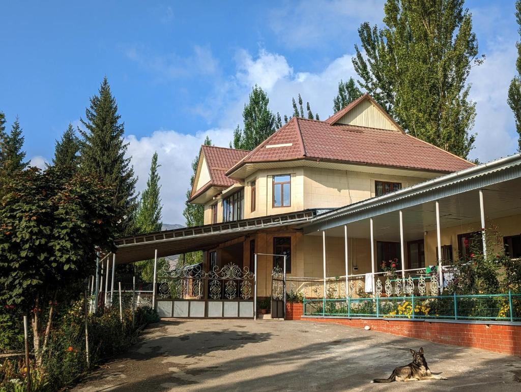 House Near Padysh Ata