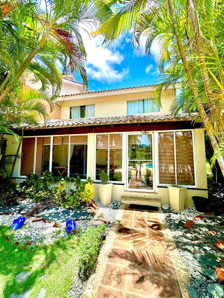 Lujosa villa en Metro Country Club