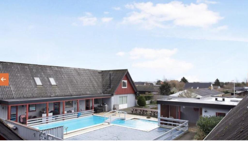 Lejlighed/rækkehus med adgang til pool. photo 1