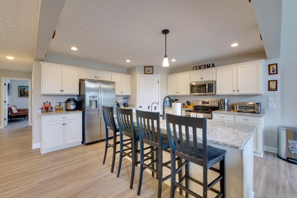 Port Clinton Retreat with Lake Access and Dock! photo 1