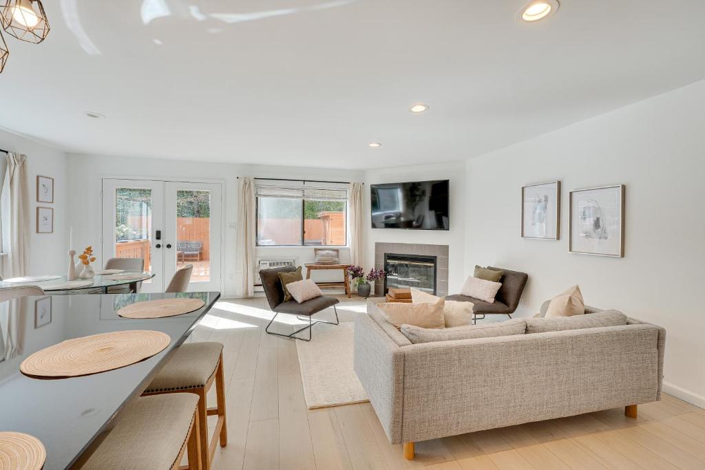 Cozy New York Escape with Hot Tub, Sauna and Deck! photo 3
