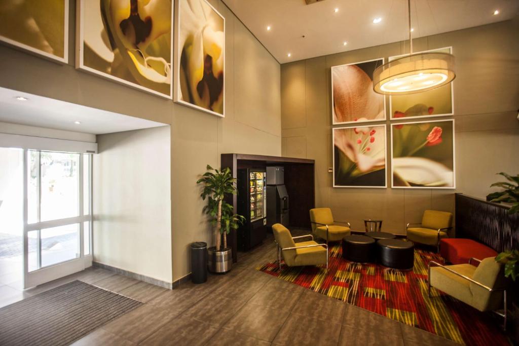 StayEasy Eastgate photo 3