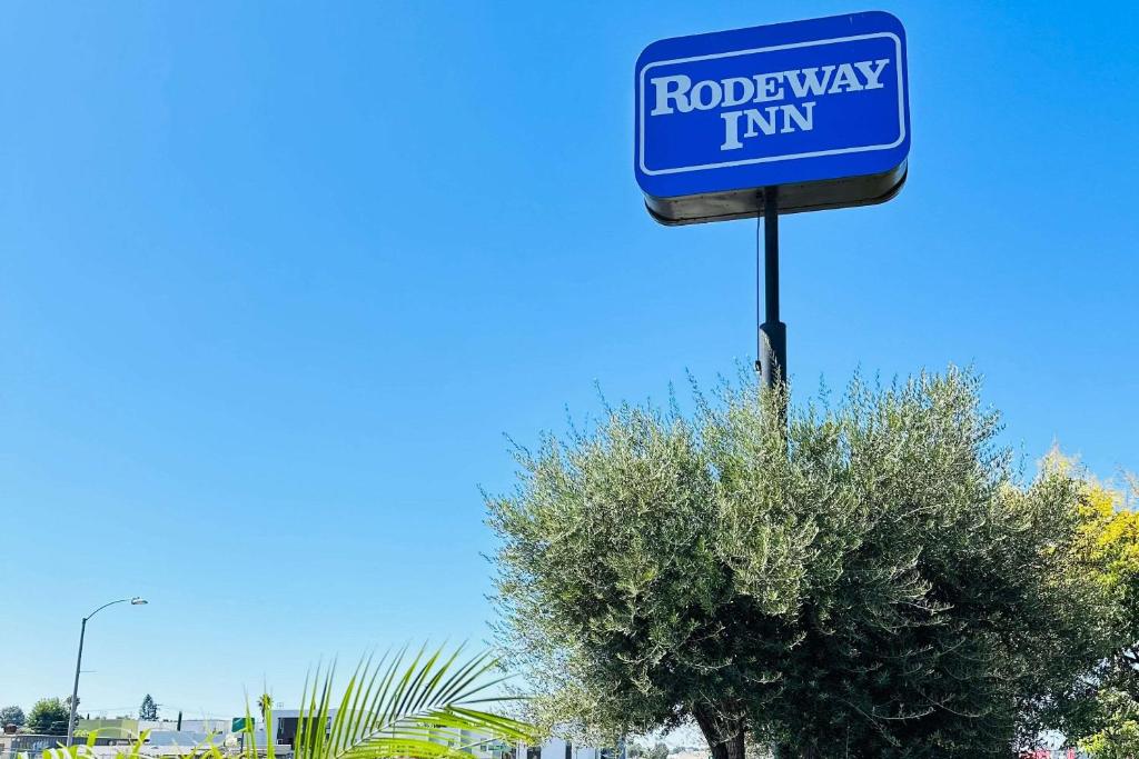 Rodeway Inn Lemon Grove San Diego East image