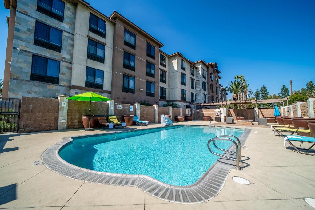 Country Inn & Suites by Radisson, Ontario at Ontario Mills, CA image