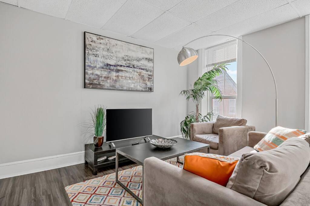 Midtown 1BR: Downtown HBG Hub image