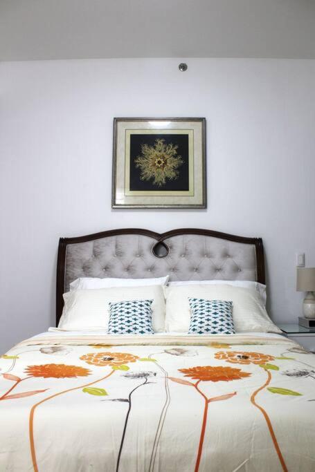 Abreeza 1BR condo w/ balcony,wifi & Netflix