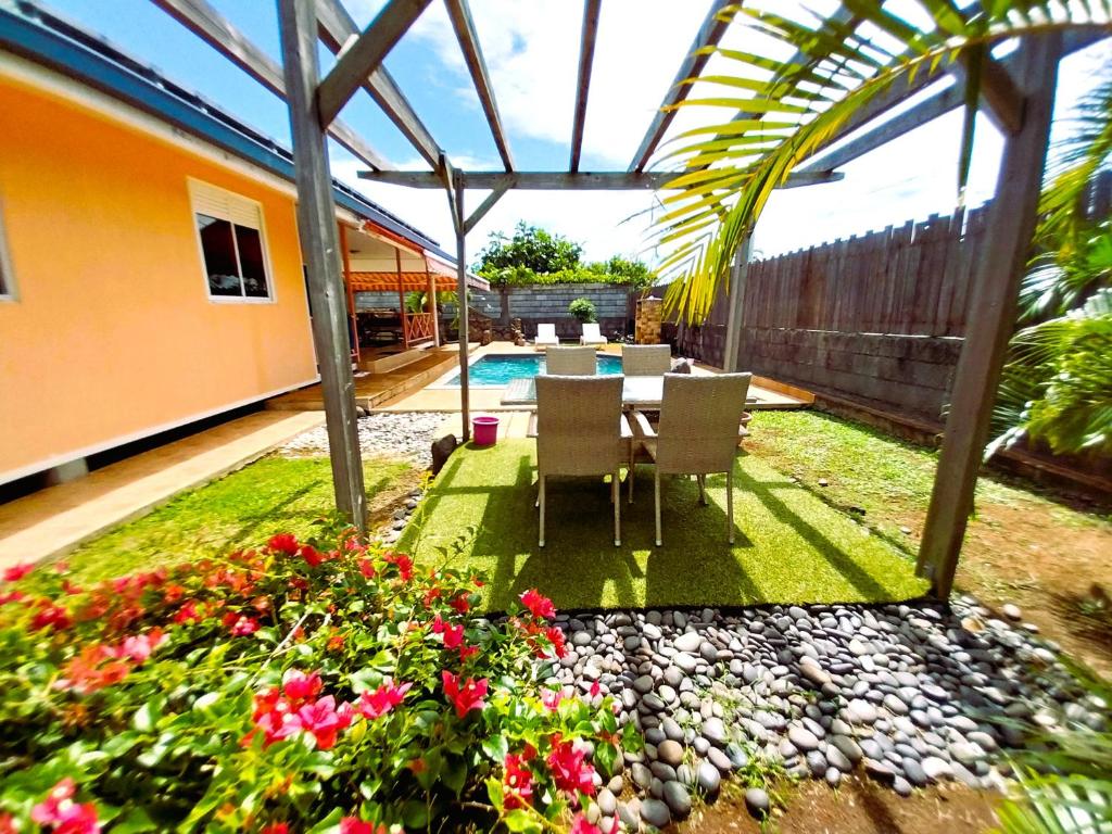 TAHITI - Lihei Pool House photo 3